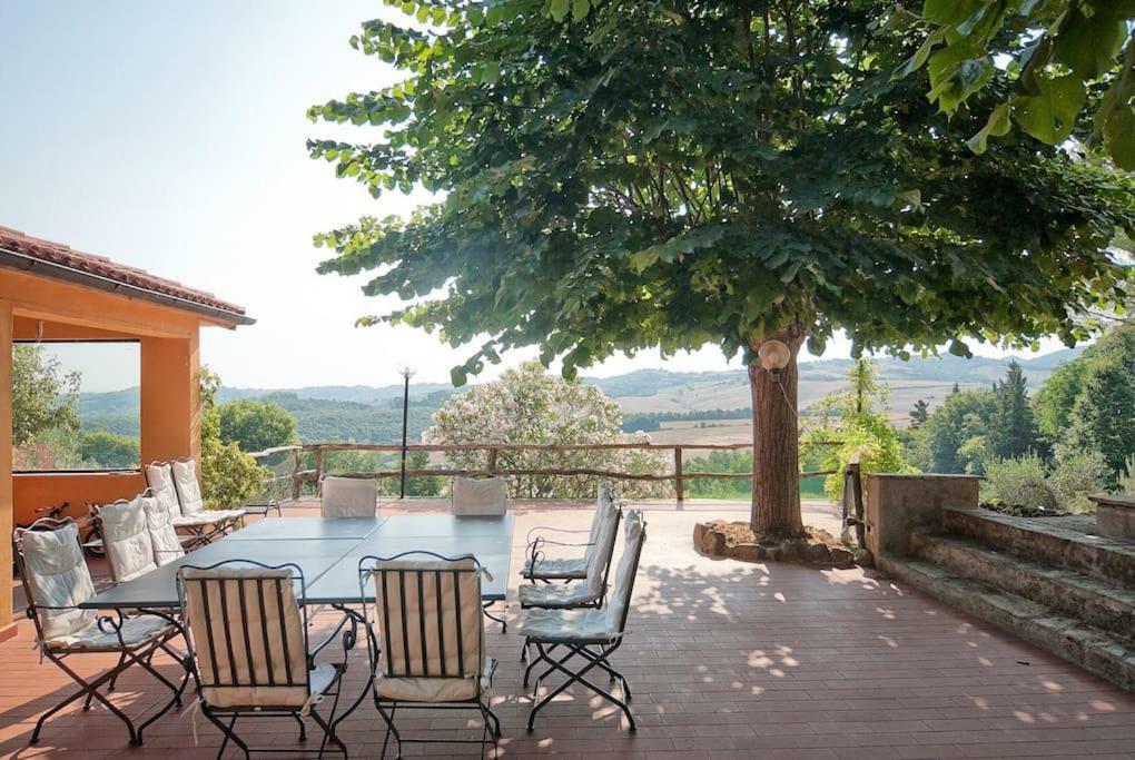 Stunning Country House Overlooking Tuscany Hills Lorenzana エクステリア 写真