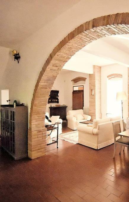 Stunning Country House Overlooking Tuscany Hills Lorenzana エクステリア 写真